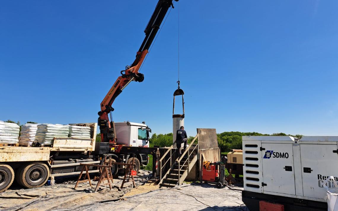 Travaux complémentaires de rénovation d’un puits de forage - Crédits photo : SMAEP