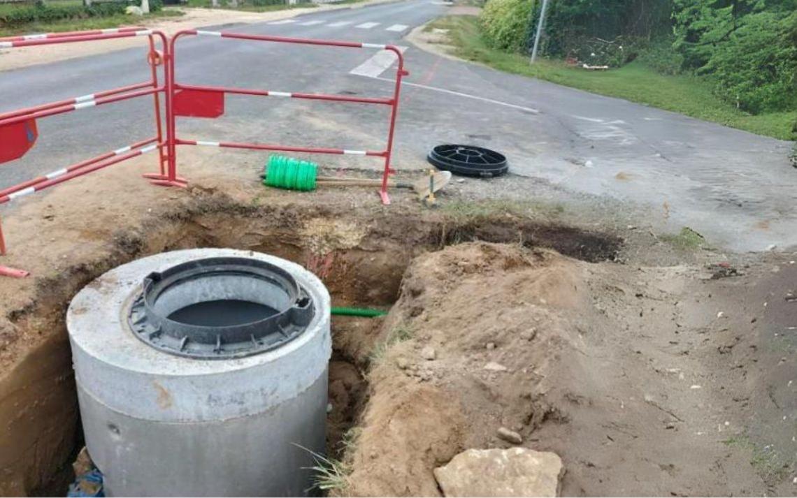 La pose de compteurs de sectorisation a permis de localiser précisément les conduites fuyardes - Crédits photo : Commune de Chezal-Benoît