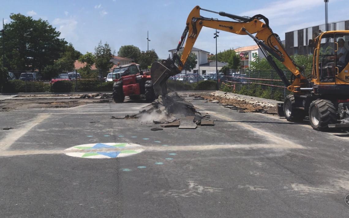 Travaux cours d'école Gisèle Halimi avant végétalisation - Crédits photo : Mairie de Libourne