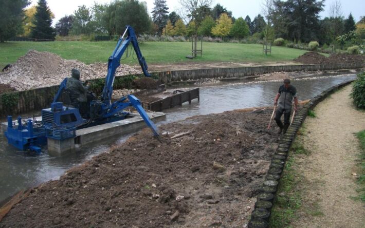 Les travaux ont notamment consisté à créer de nouveaux méandres sur le parcours de la rivière - Crédits photos : Meung sur Loire