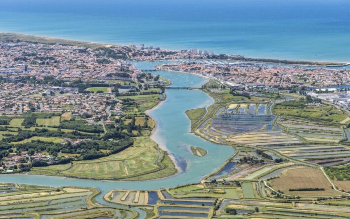 Les eaux traitées sont rejetées dans l’estuaire de la Vie, dans la zone de marais en amont du port de plaisance - Crédits photo : Julien Gazeau - Ville de Saint Gilles Croix de Vie