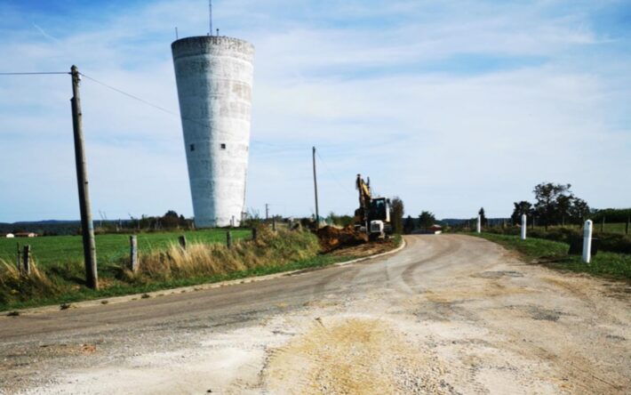 La réalisation du chantier a nécessité de bonnes connaissances en  hydraulique et hydraulique sous pression – Crédits photo  : Syndicat Mixte de Production d’eau potable du sud Haute-Marne (SMIPEP)