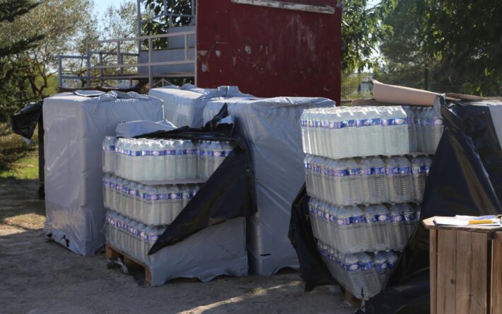 Point central de distribution d’eau en zone artisanale pour les habitants d’Aubais - Crédits photo : Ville d'Aubais