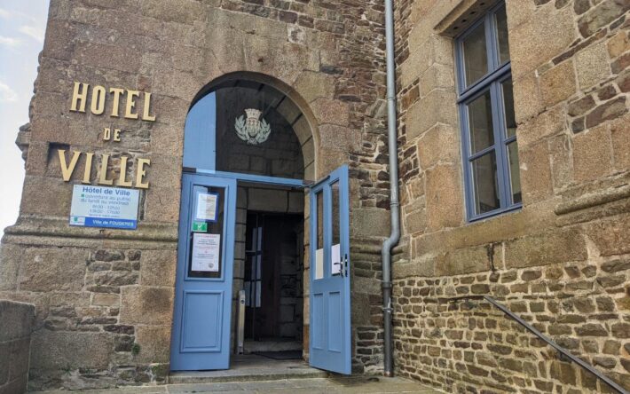 Hôtel de ville de Fougères – Crédits photo : Banque des Territoires