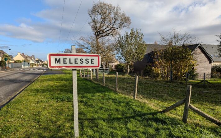 Panneau d’entrée dans Melesse – Crédits photo : Banque des Territoires
