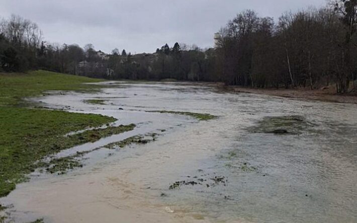 Au cours de l'hiver 2021-2022 l'Ornel est en crue - Crédits photo : SMBMA