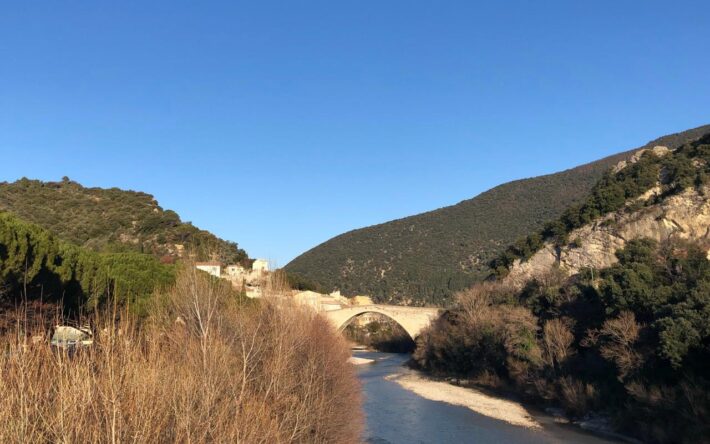 Le pont roman de Nyons, sur la rivière Eygues - Crédits photo : Banque des Territoires