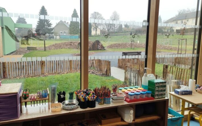 Devant chaque salle de classe, un bout de terrain pour y installer un potager pédagogique - Crédits photo : Banque des Territoires